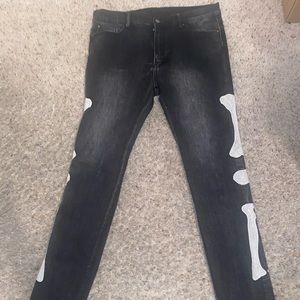 Black MNML Jeans